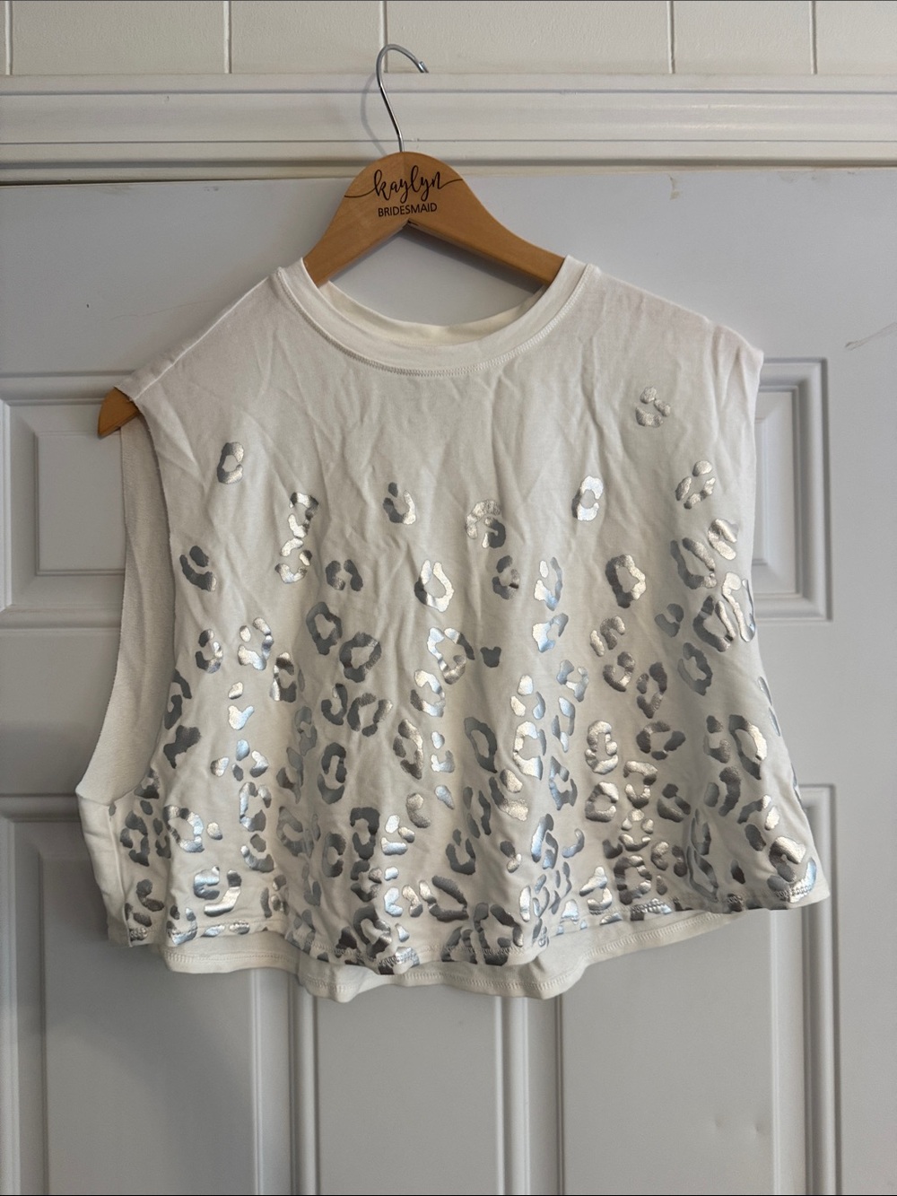Cropped Metallic Leopard Print Tank Top - White & Silver
